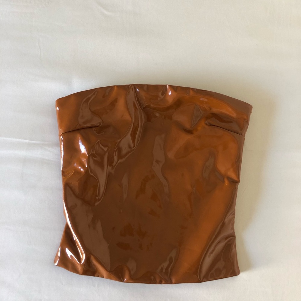 CULTNAKED Glossy Strapless Faux-Leather Tube Top in Cognac